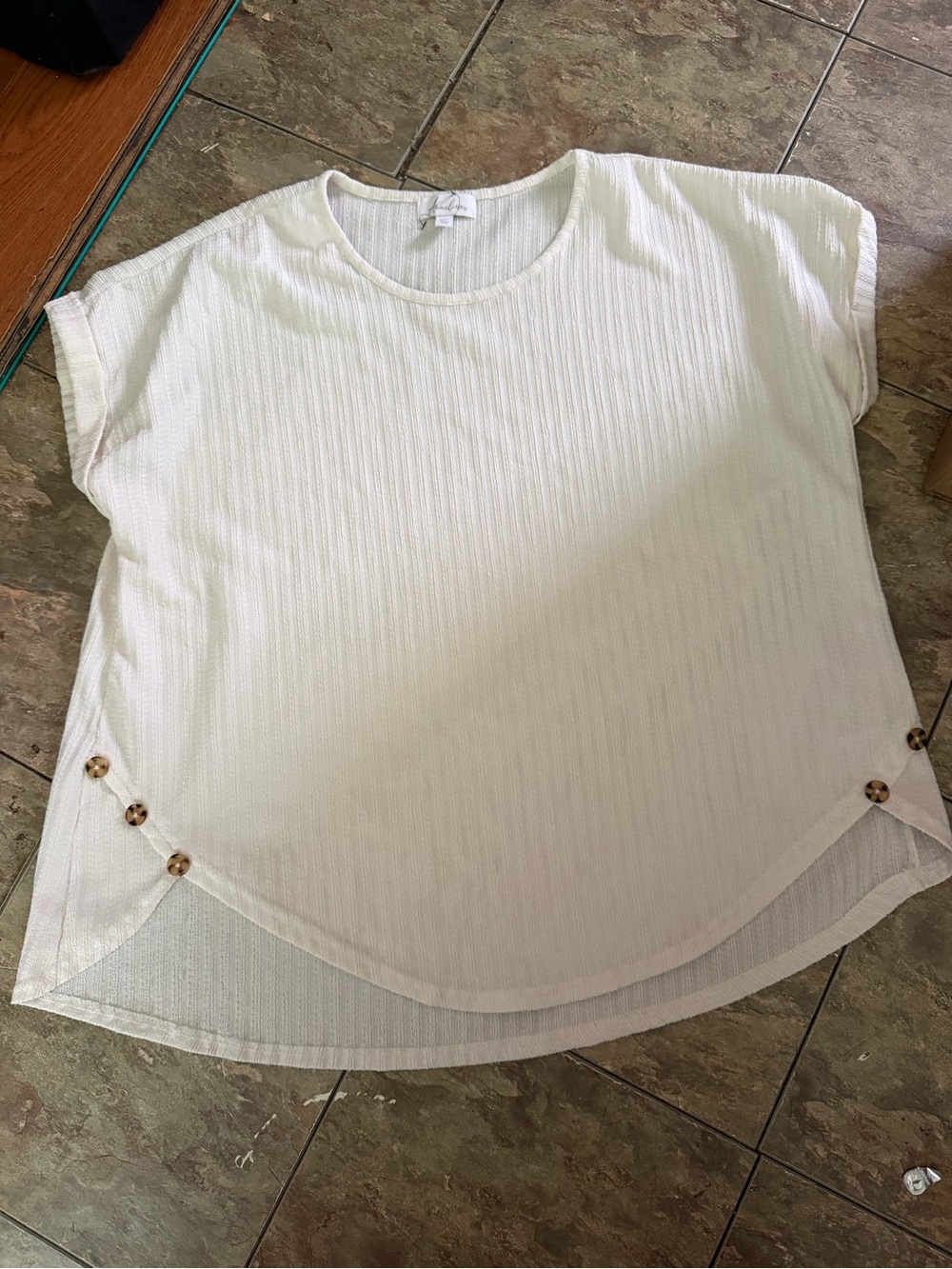 Casual White Short-Sleeve Button-Hem Women's Top